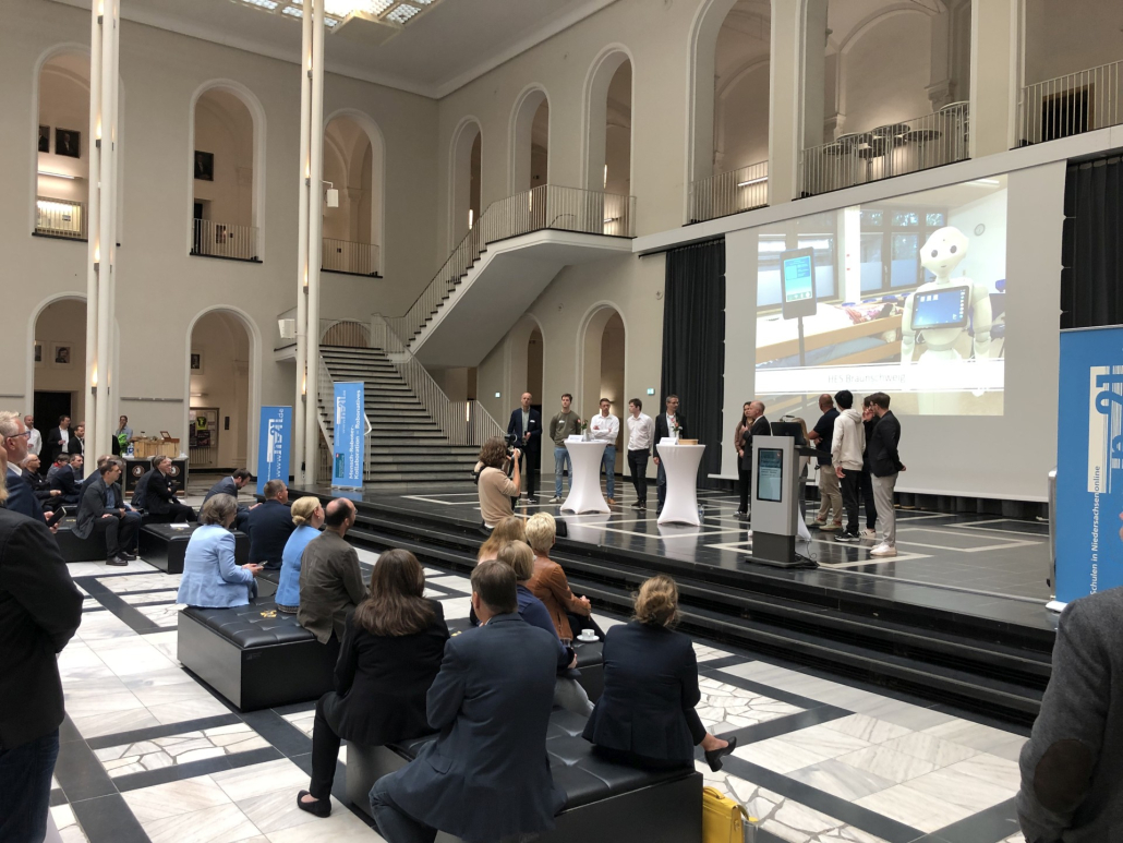 Cobot_MRK-Abschluss_Juni_2023_05