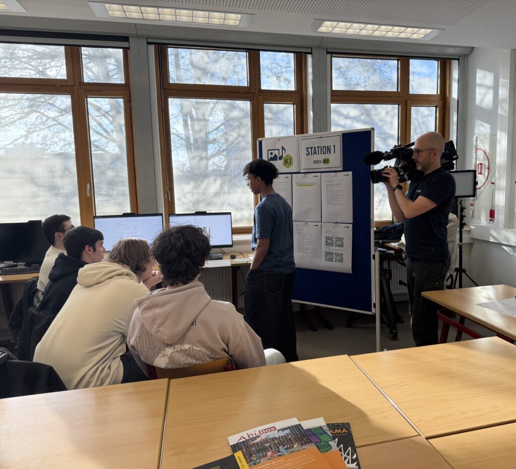 RTL Nord im Beruflichen Gymnasium - Dreharbeiten im Informatikunterricht